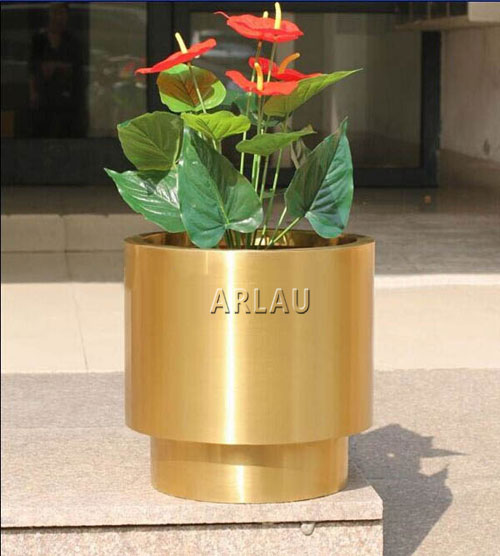 FB18 - decorative planter